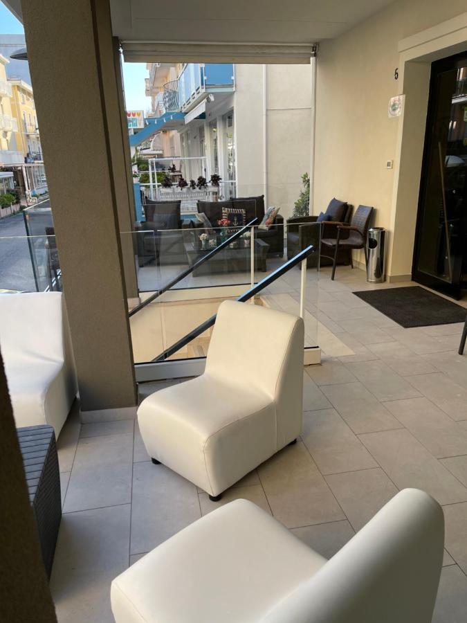 Hotel Vienna Rivazzurra Rimini Exterior photo