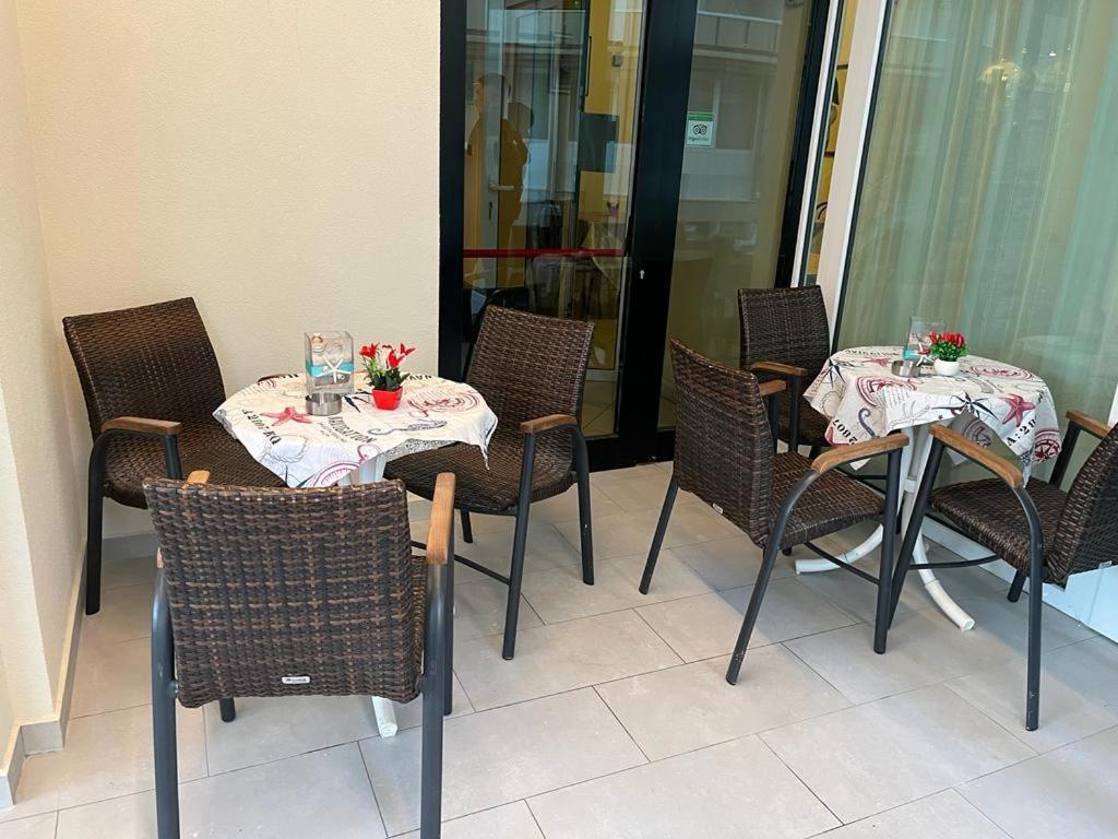 Hotel Vienna Rivazzurra Rimini Exterior photo
