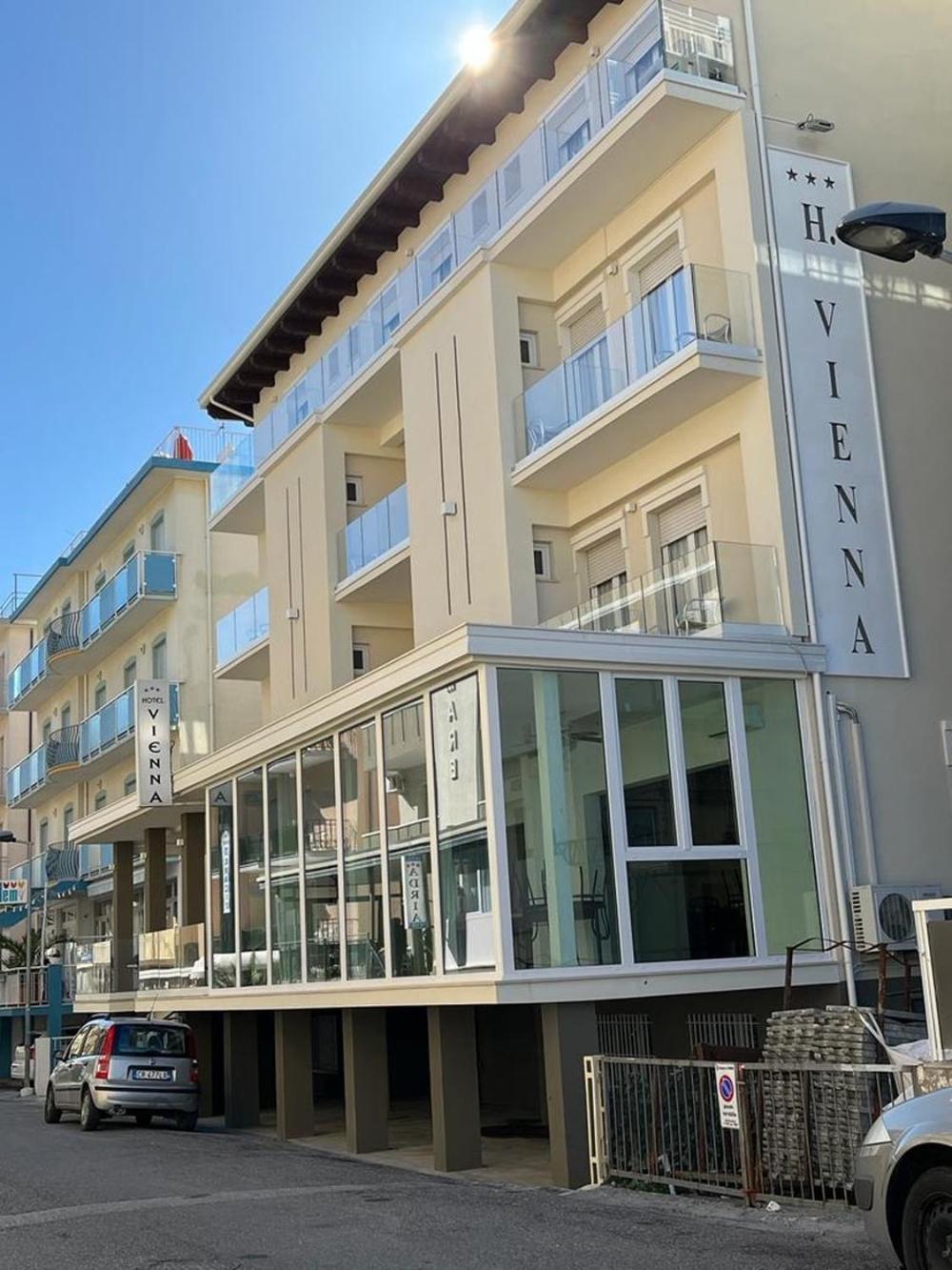 Hotel Vienna Rivazzurra Rimini Exterior photo